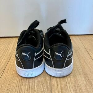 EUC! PUMA Women’s Sneakers Sz 7 color black